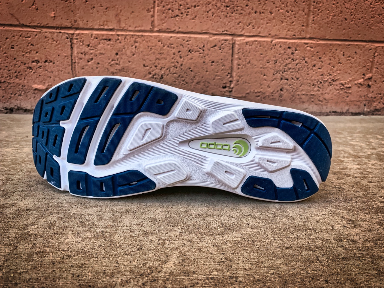 Picture of Topo Athletic Magnifly 5